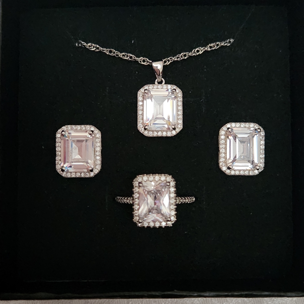 Sterling Silver And Emerald White Gemstone Jewelry Set
